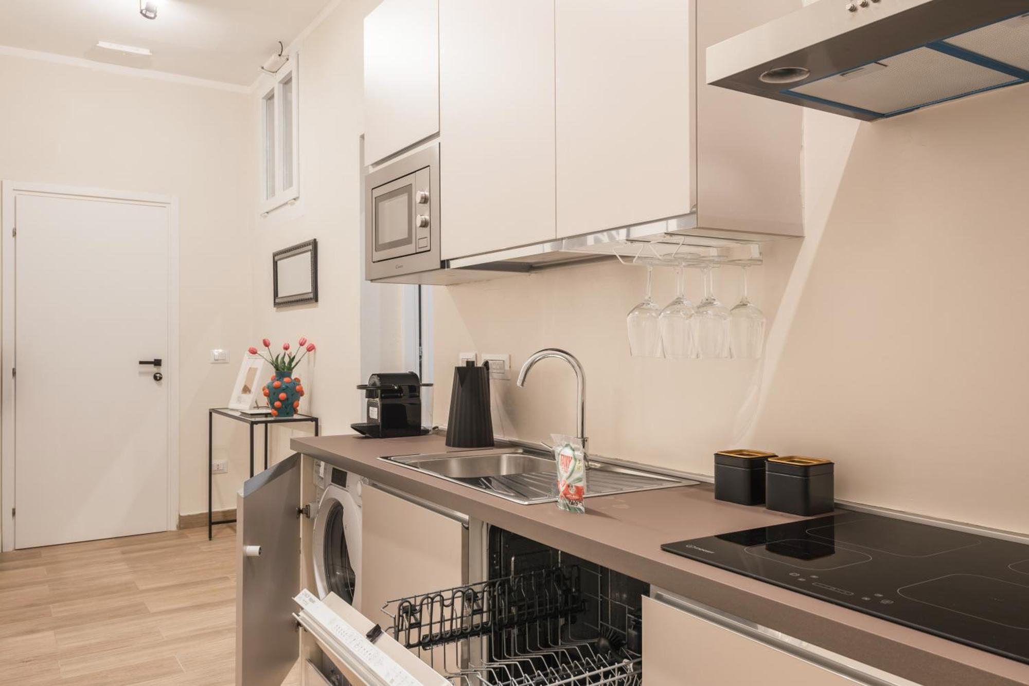 C3 Top Class Apartment, 2 Camere Da Letto, 2 Bagni, Giardino Distante 15 Minuti A Piedi Da Fontana Di Trevi Rom Exterior foto